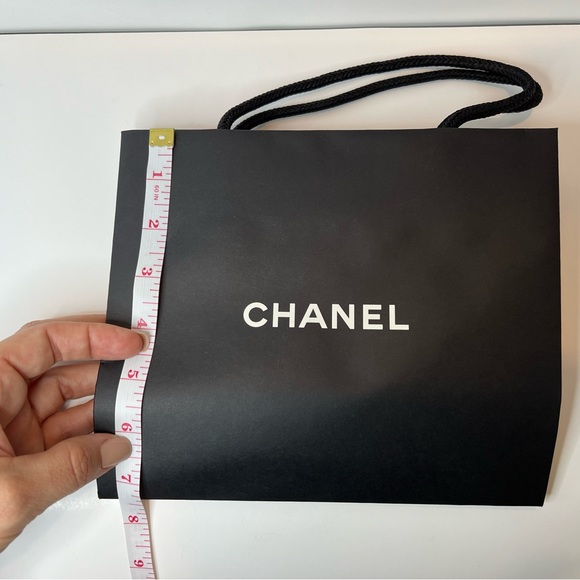 CHANEL Gift Bag & Chanel Ribbon - Picture 3 of 3